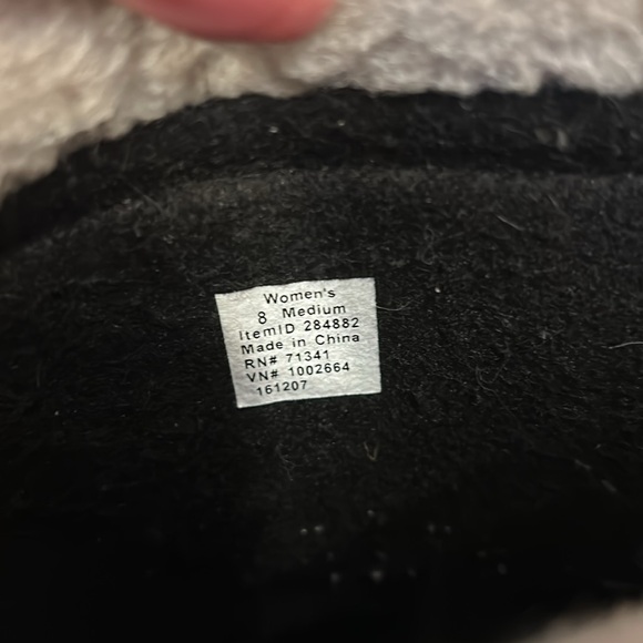 L.L. BEAN women's lace-up waterproof insulated winter boots size 8 - Picture 6 of 8